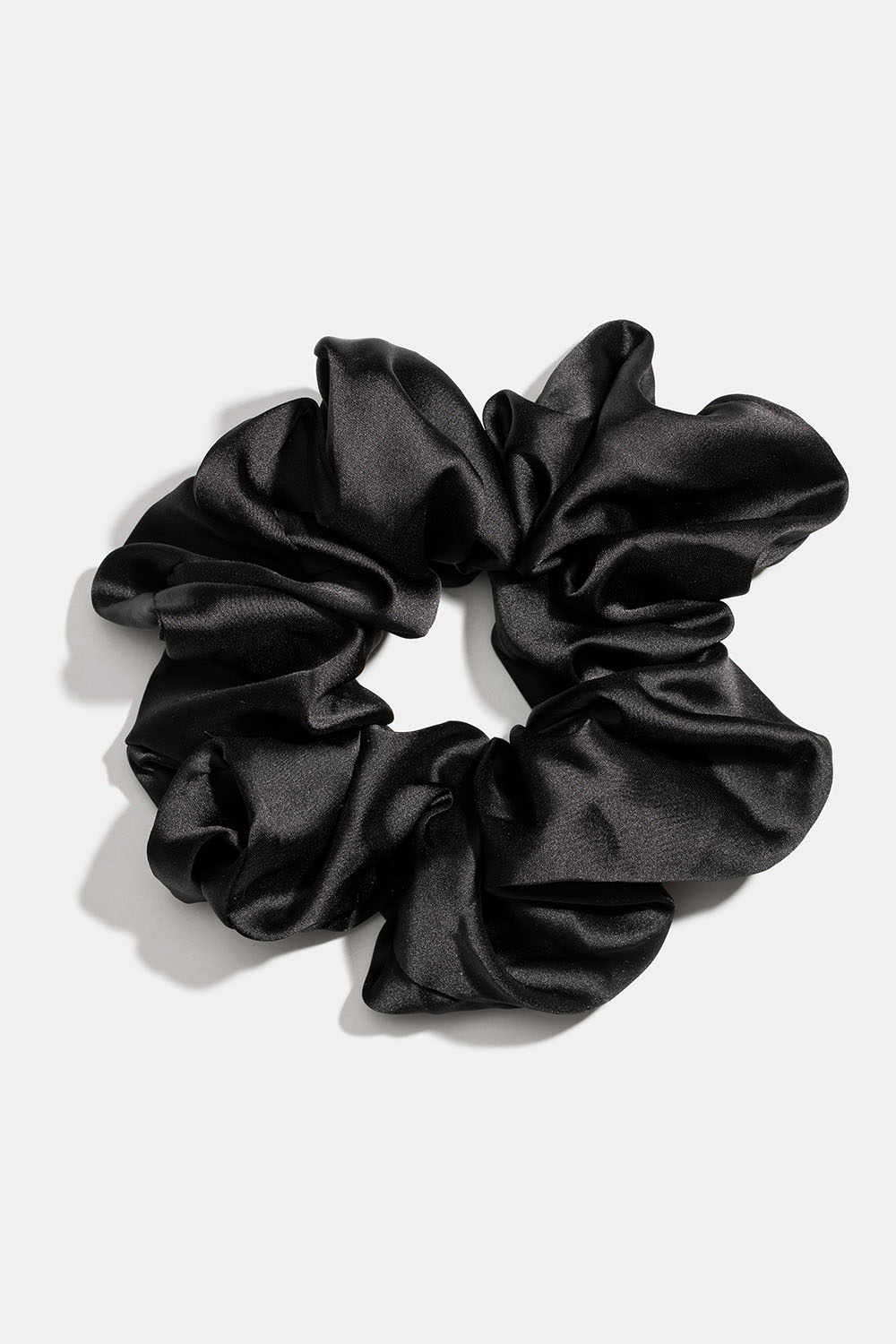 Stor, svart scrunchie