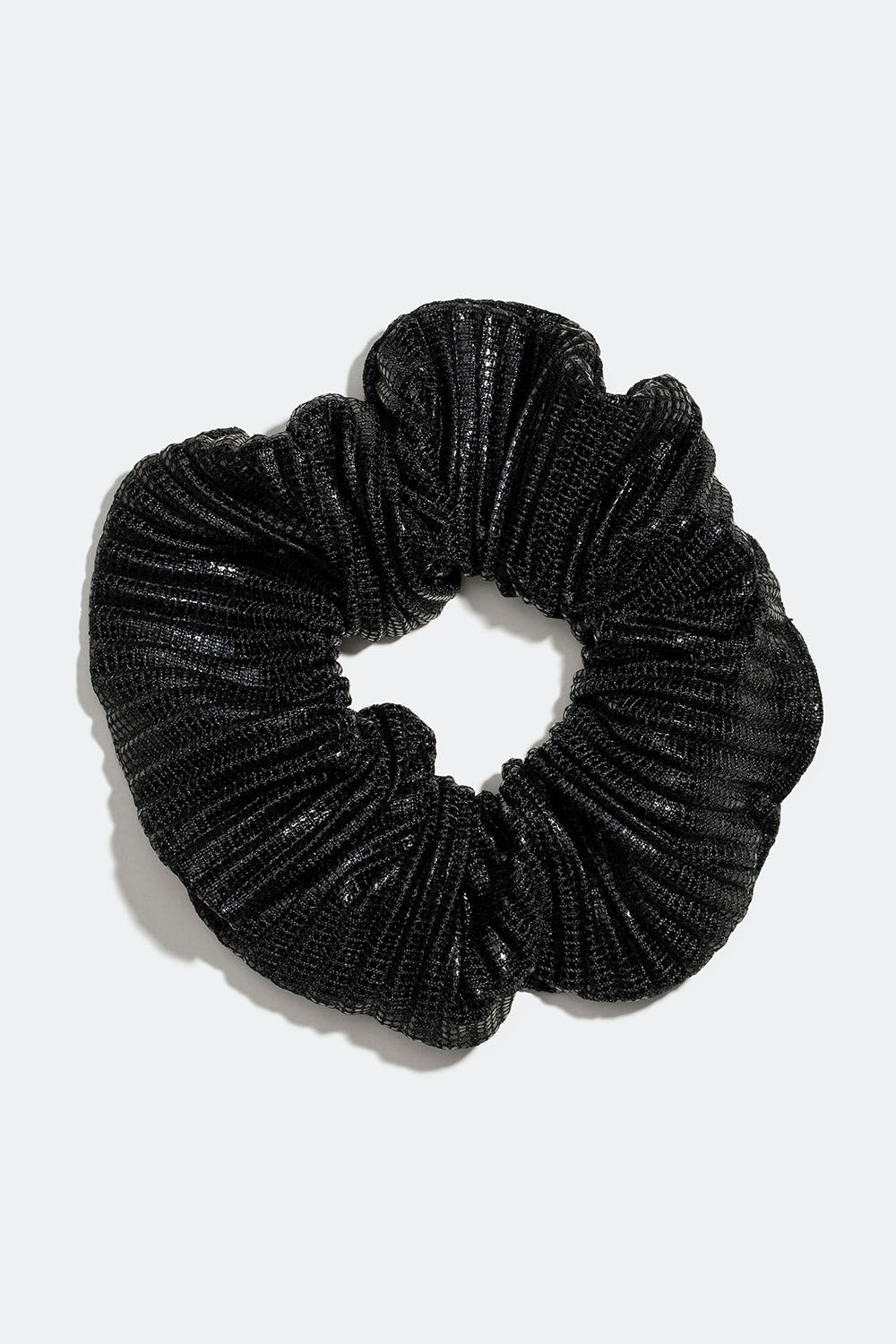 Plissert scrunchie i svart metall