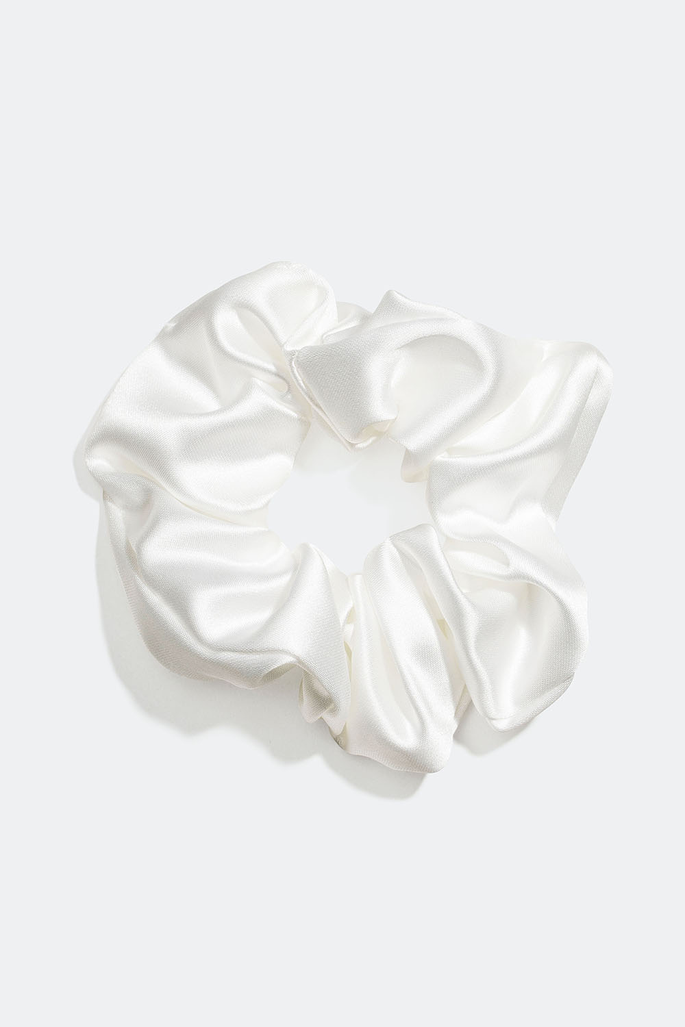 Hvit scrunchie