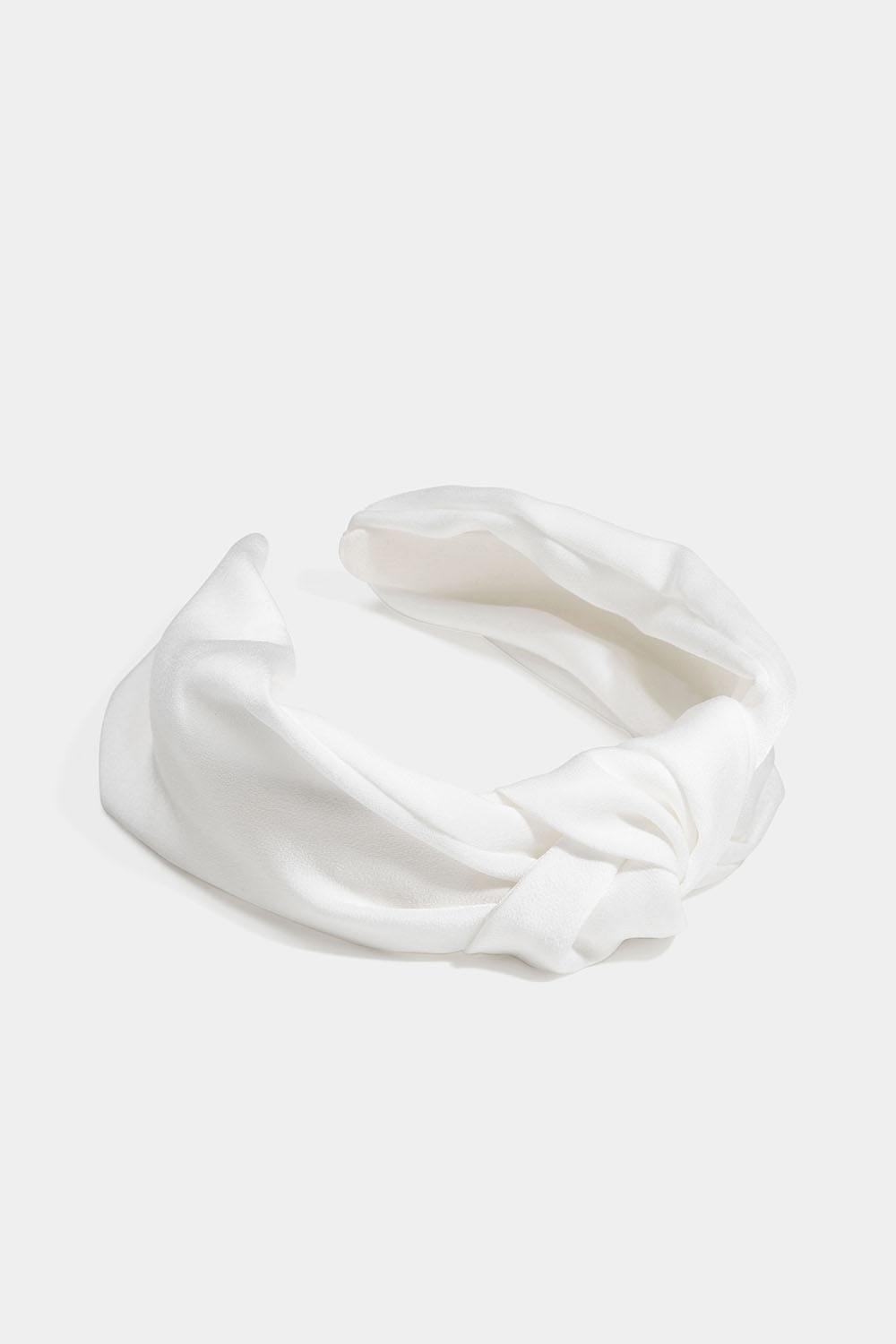 hvit hårbøyle i imitert silke med knute