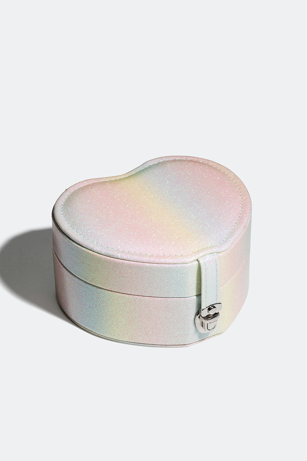 Hjerteformet smykkeskrin  i lyse regnbuefarger.