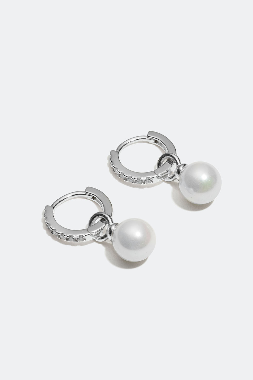 Øreringer i ekte sølv med perleanheng og Cubic Zirconia