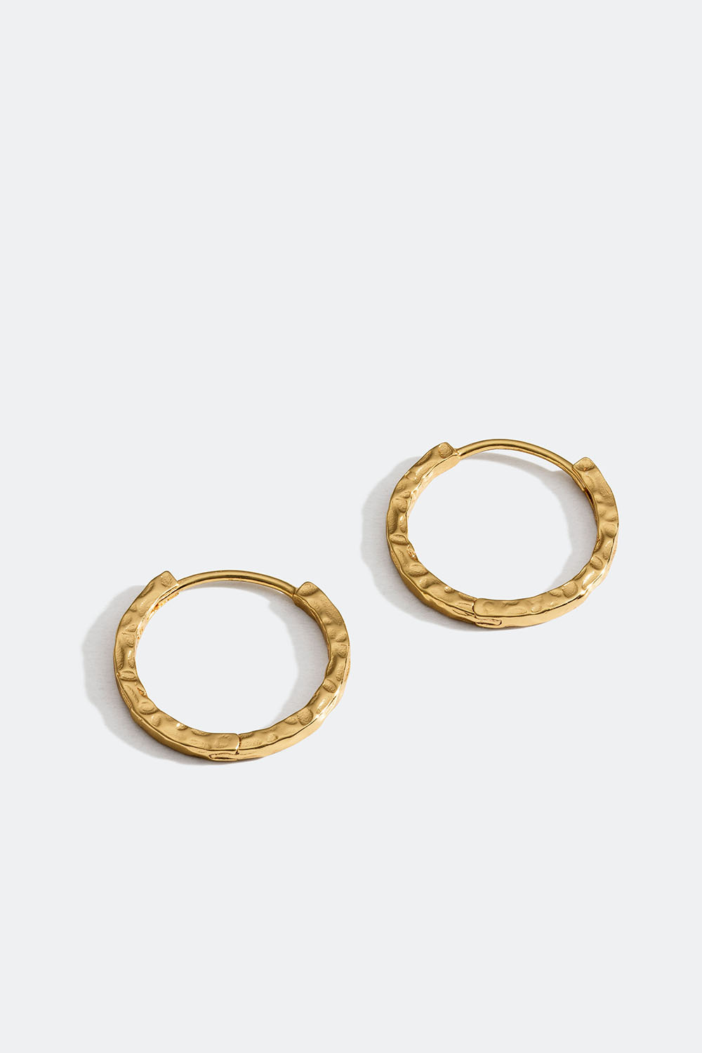 Hamrede øreringer i 18 k forgylt ekte sølv