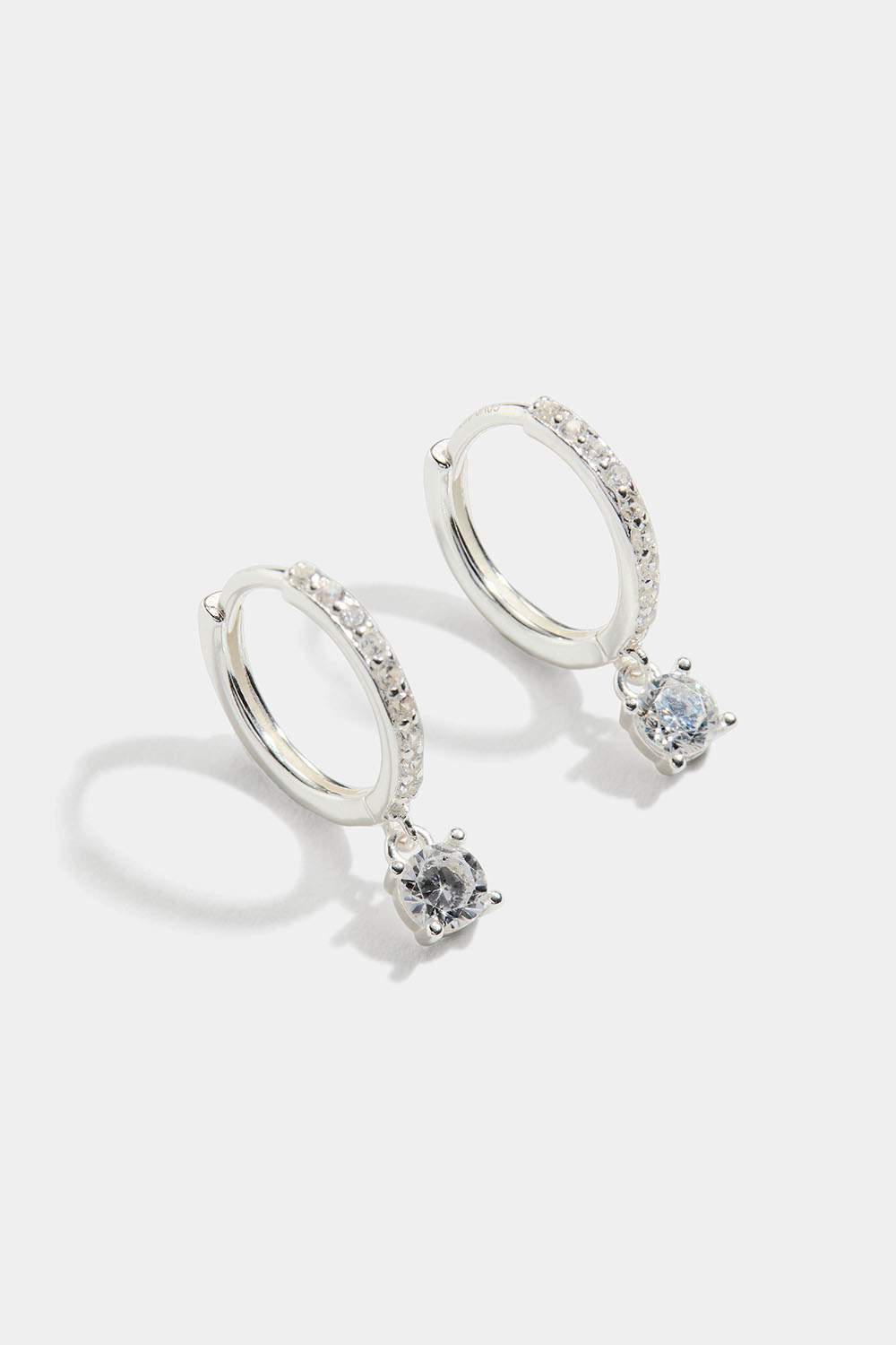 Hoops i ekte sølv med Cubic Zirconia-anheng