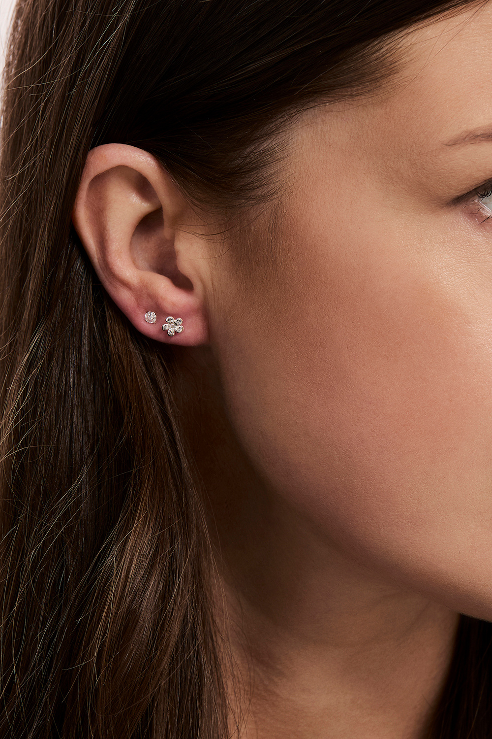 Øredobber i ekte sølv med blomster