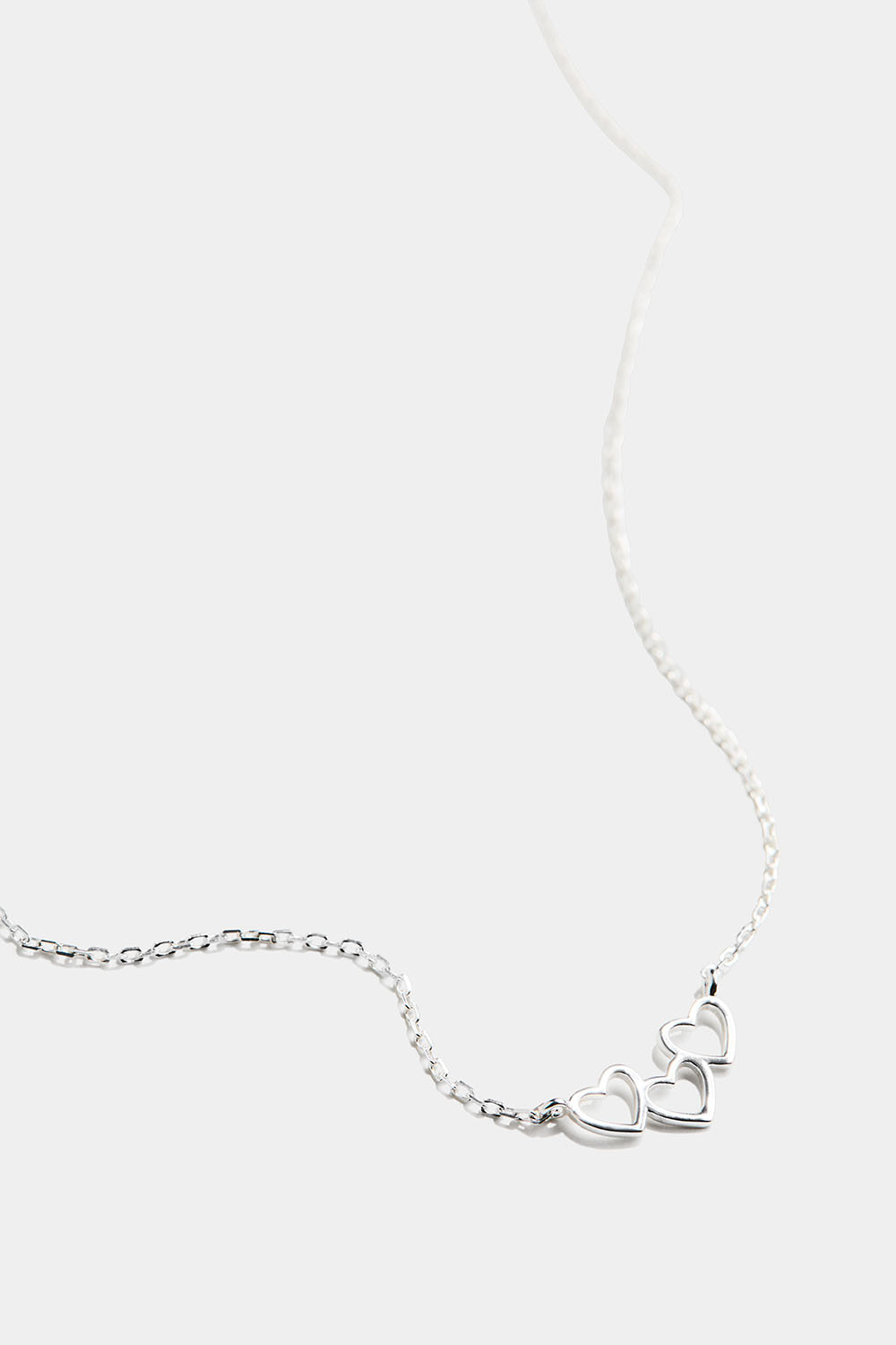 Halskjede i ekte sølv med tre hjerter