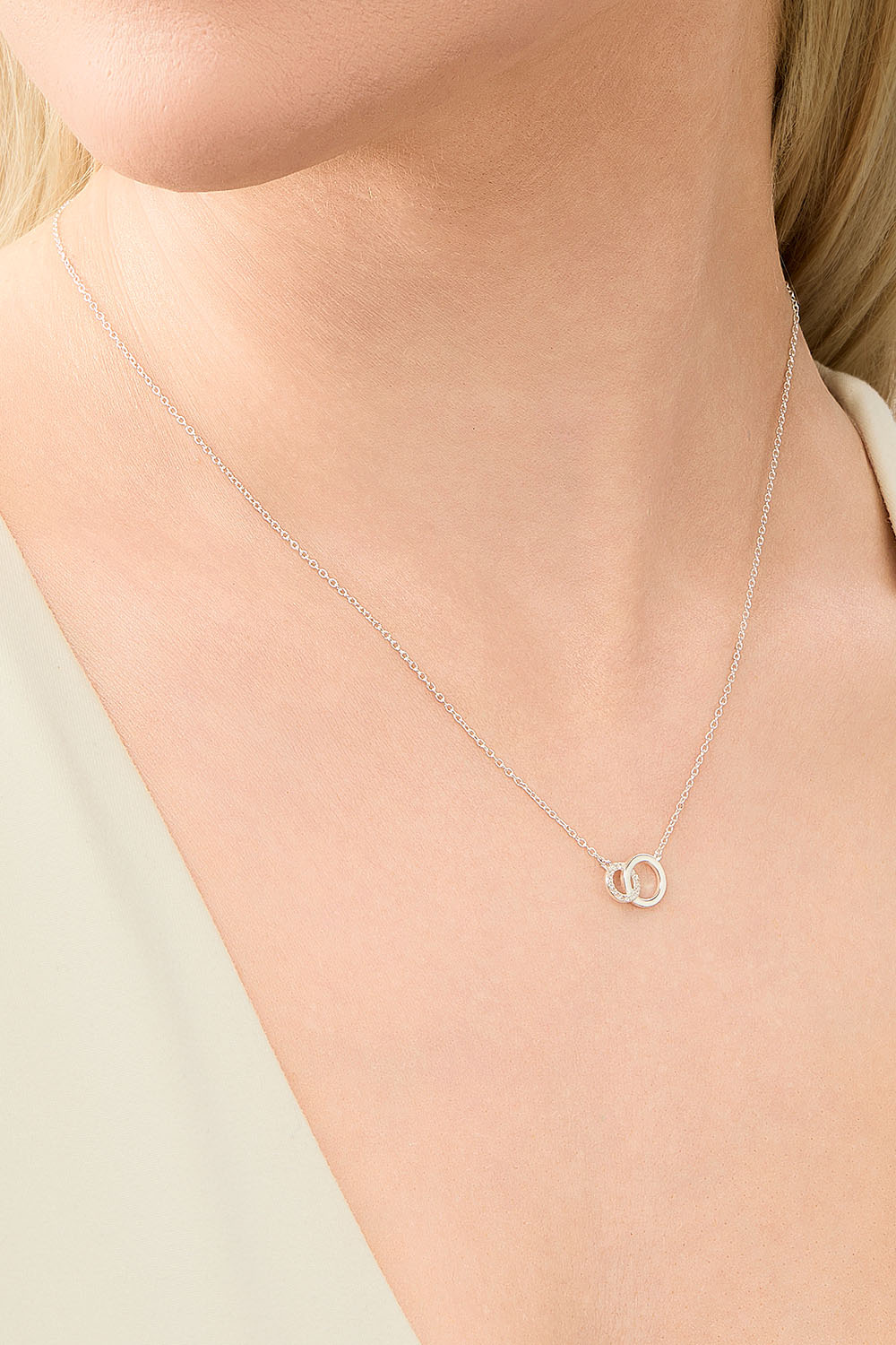 Halskjede med doble ringer i ekte sølv