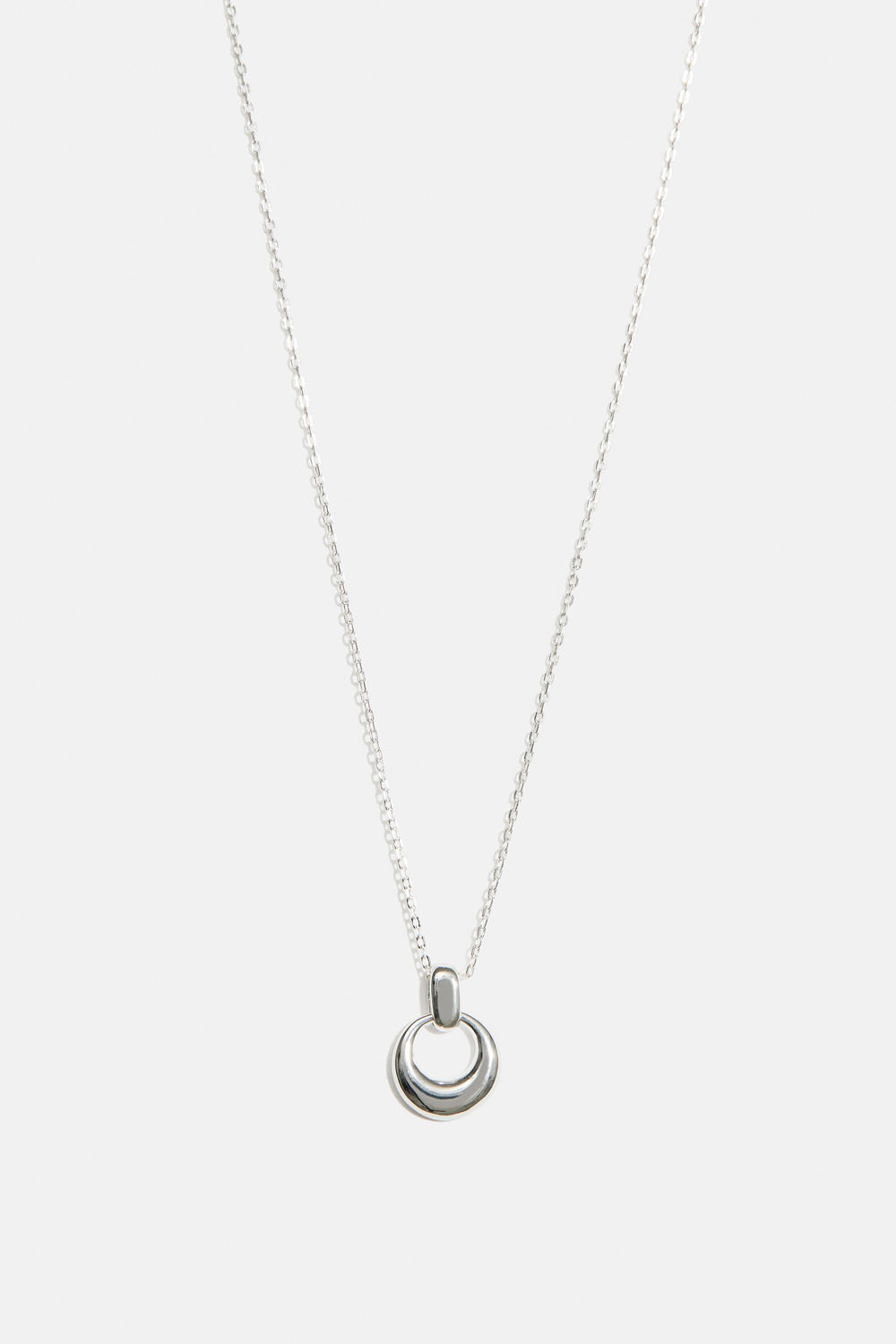 Halskjede i ekte sølv med rundt anheng