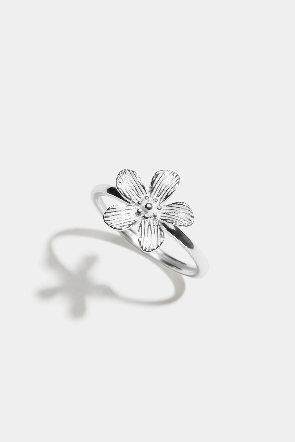 Ring i sterlingsølv med blomst